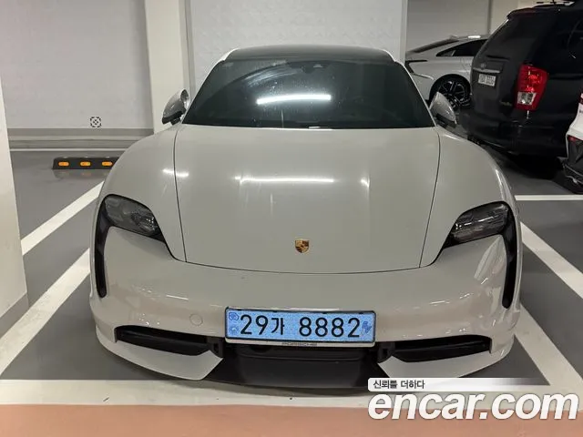 Porsche Taycan Turbo