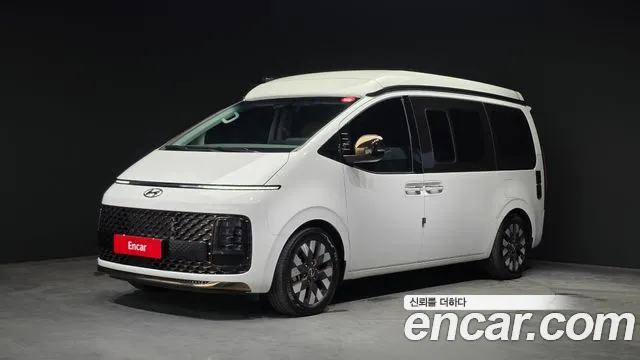 Hyundai Staria 2WD Prestige 4