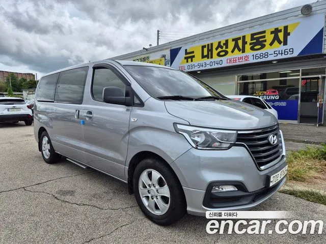 Hyundai The New Grand Starex 11
