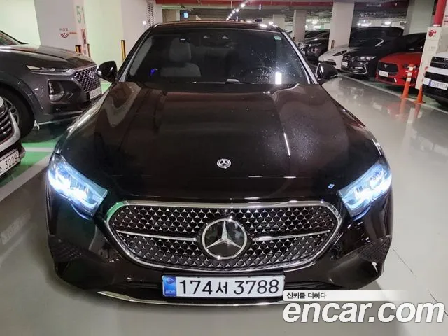 Mercedes-Benz E- W214 E200