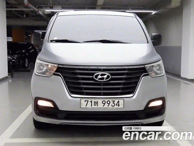 Hyundai The New Grand Starex 12
