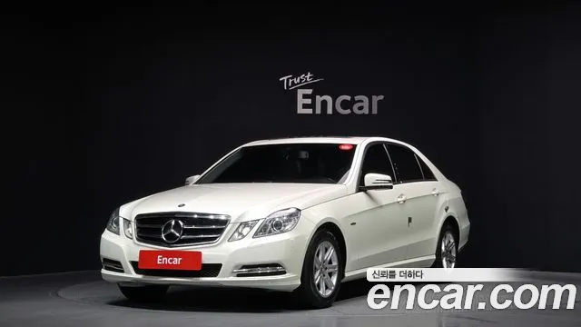 Mercedes-Benz E- W212 E200 CGI