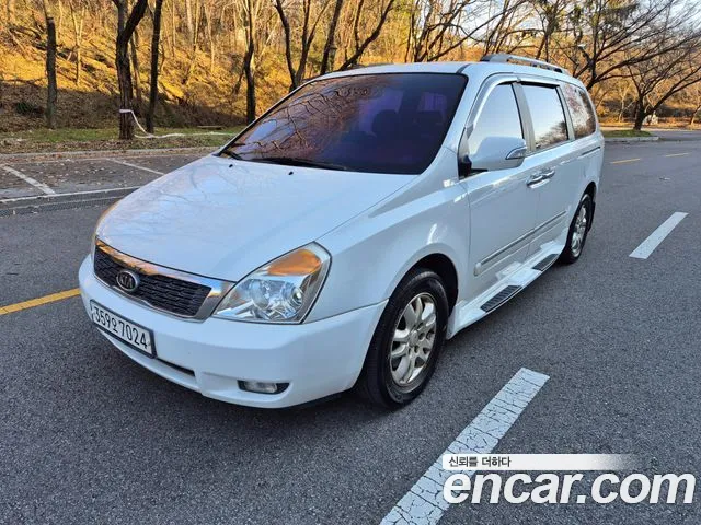 Kia Carnival R Carnival GLX Base