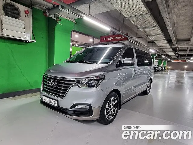 Hyundai The New Grand Starex 9 Exclusive