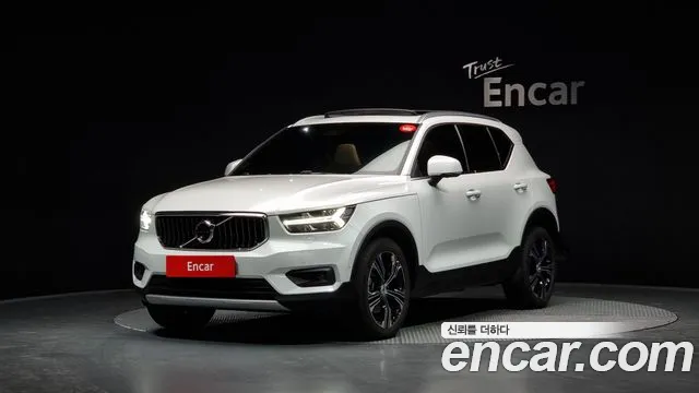 Volvo XC40 T4