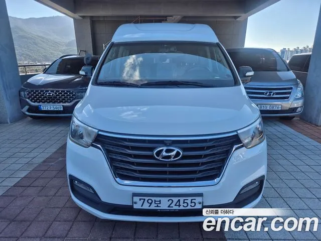 Hyundai The New Grand Starex