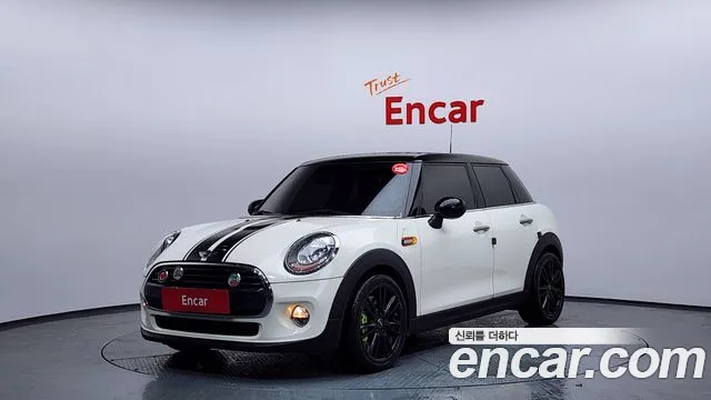 MINI Cooper 5 Base 3