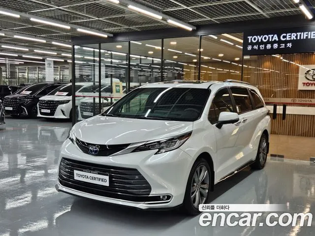 Toyota 4 2.5 Hybrid 2WD