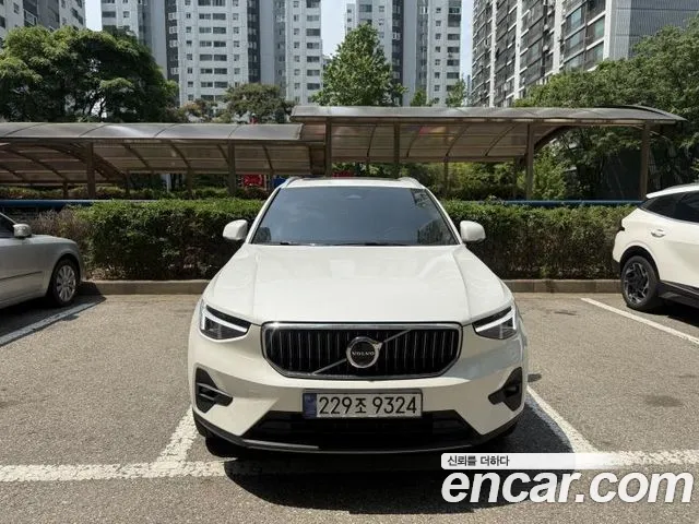 Volvo XC40 B4