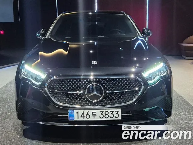 Mercedes-Benz E- W214 E200