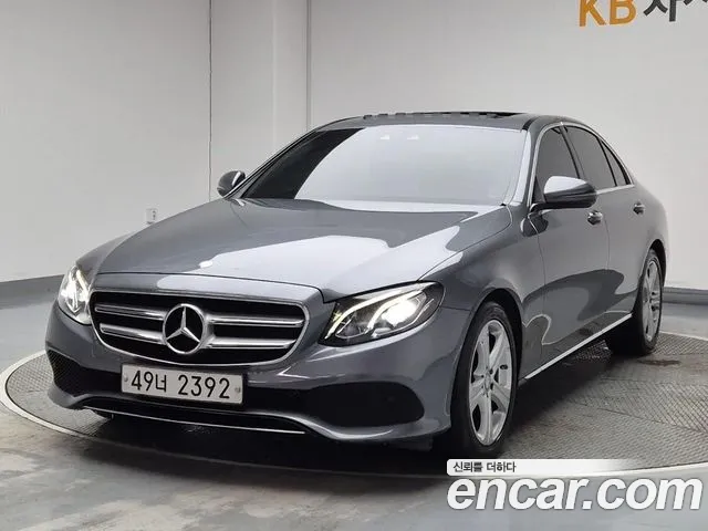 Mercedes-Benz E- W213 E200