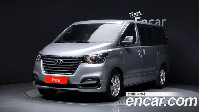 Hyundai The New Grand Starex 12