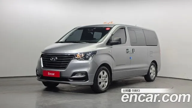Hyundai The New Grand Starex 9 Premium