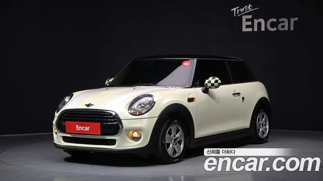 MINI Cooper Base 3