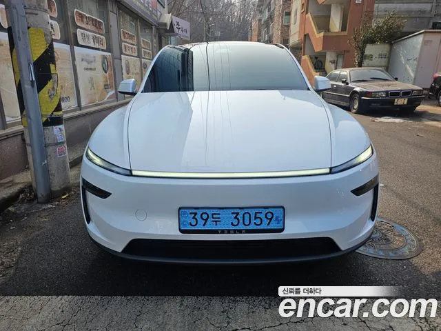 Tesla Y RWD