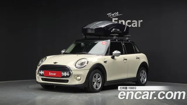 MINI Cooper D 5 Mid 3