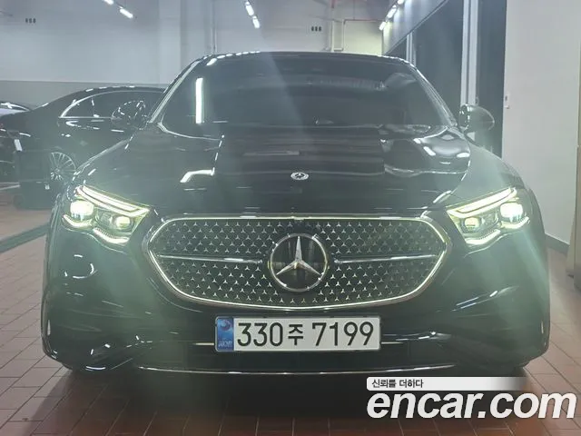 Mercedes-Benz E- W214 E300 4MATIC AMG Line