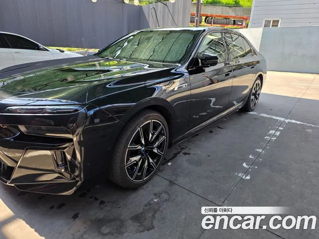 BMW i7 (G70) M70 xDrive