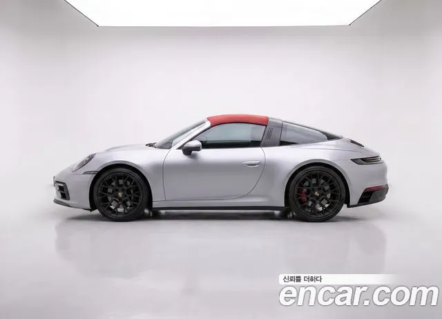 Porsche 911 (992) 4 GTS