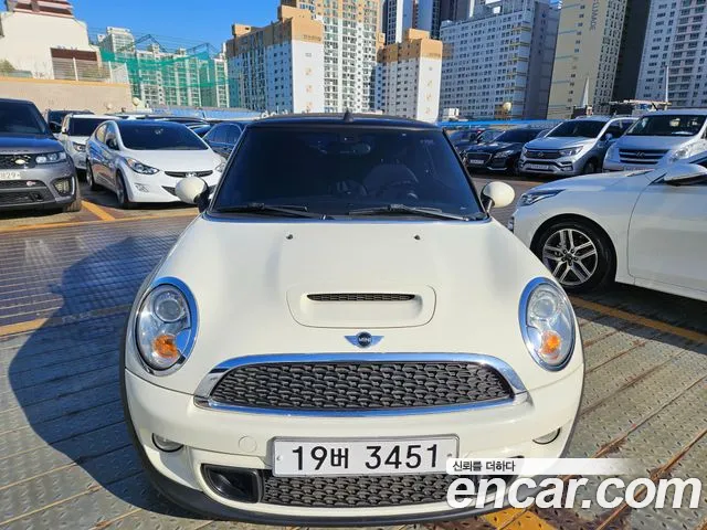 MINI Cooper S Base 2