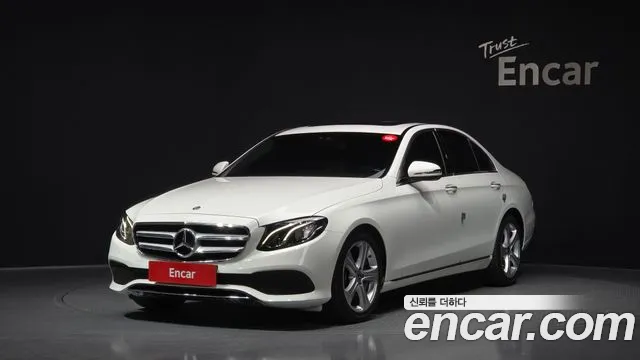 Mercedes-Benz E- W213 E200
