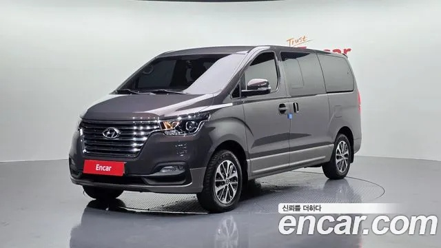 Hyundai The New Grand Starex 4WD 9 Exclusive
