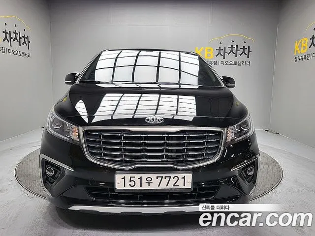 Kia The New Carnival 9