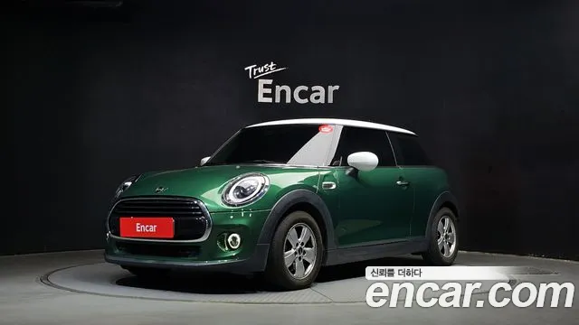 MINI Cooper Base 3