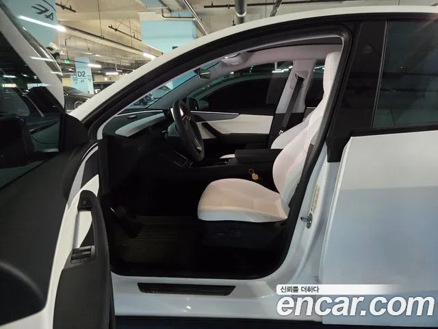 Tesla Y AWD
