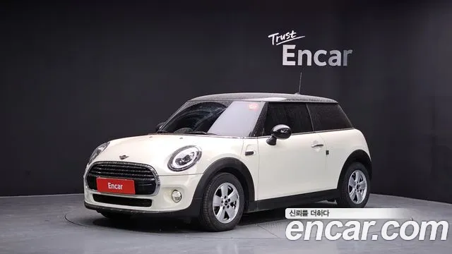 MINI Cooper Base 3