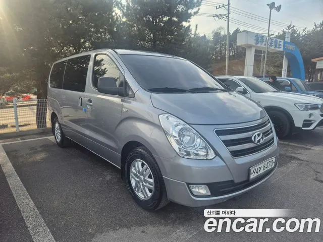 Hyundai Grand Starex 3
