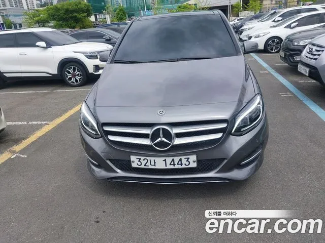 Mercedes-Benz B- W246 B220
