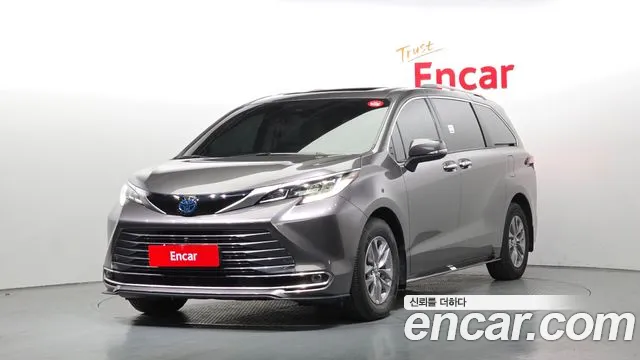 Toyota 4 2.5 Hybrid AWD