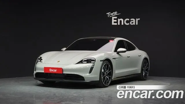 Porsche Taycan 4S