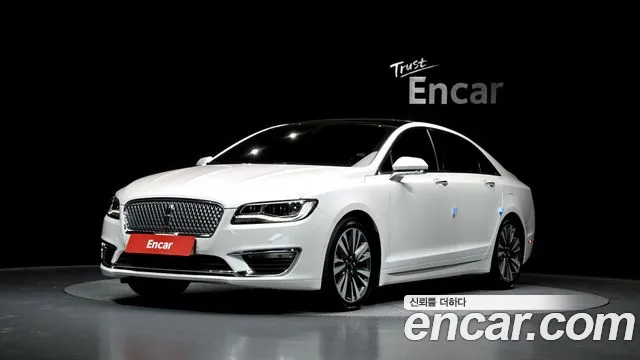 Lincoln MKZ Hybrid 2