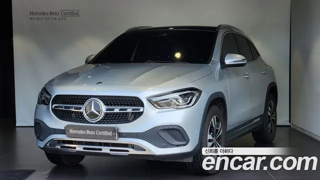 Mercedes-Benz GLA- H247 GLA220