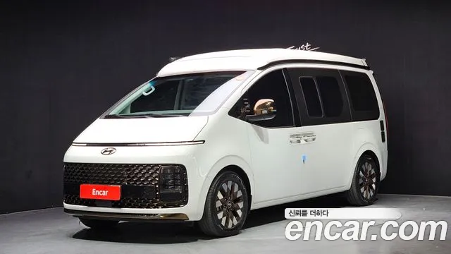 Hyundai Staria 2WD Prestige 4