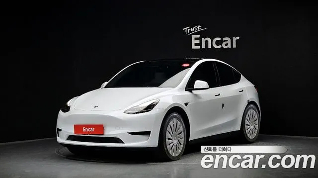 Tesla Y RWD