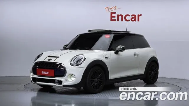MINI Cooper S Base 3