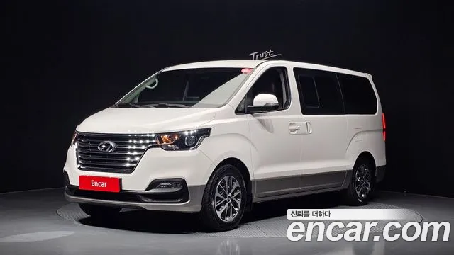 Hyundai The New Grand Starex 9 Exclusive