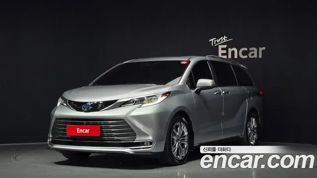Toyota 4 2.5 Hybrid 2WD