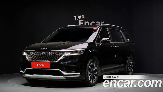 Kia Carnival 4 Gasoline 9 Prestige