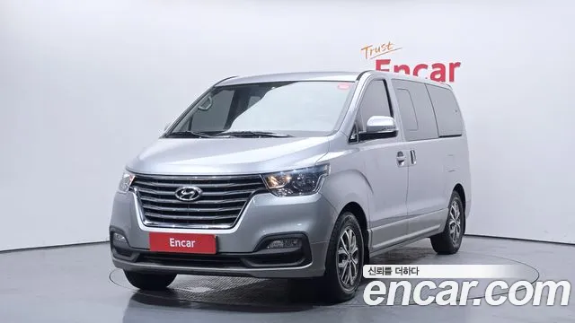 Hyundai The New Grand Starex 9 Premium
