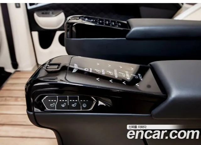 Kia The New Carnival 4 Gasoline 9