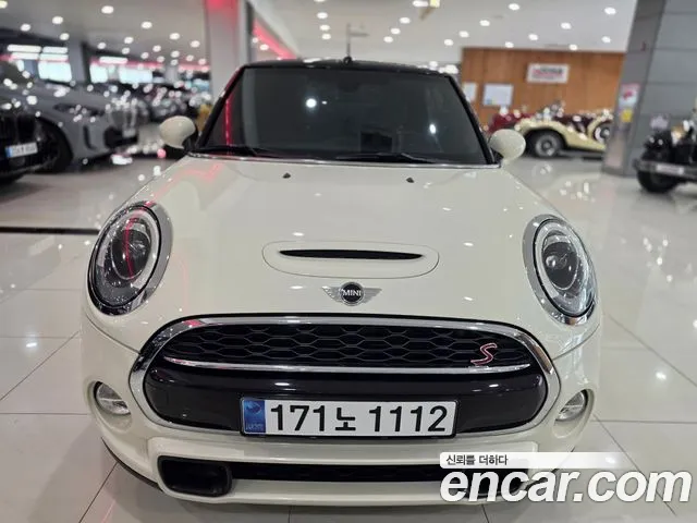 MINI Cooper S Base 3