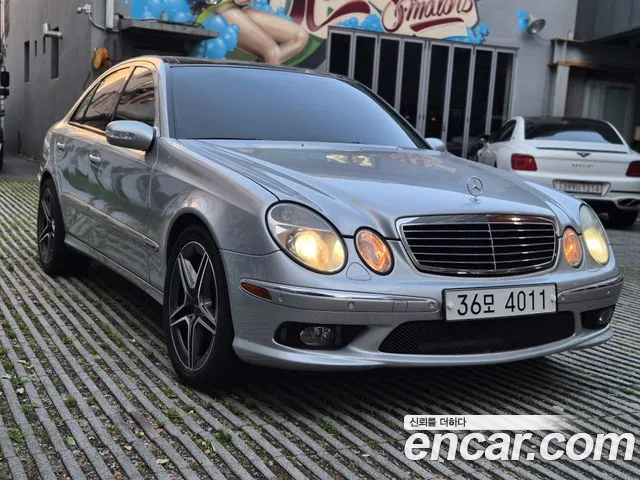 Mercedes-Benz E- W211 E500