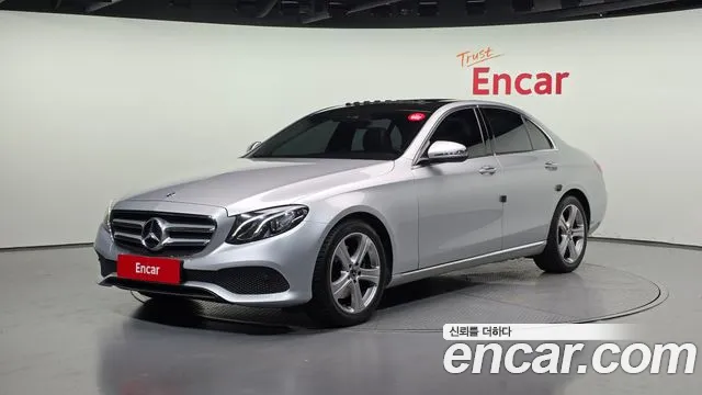 Mercedes-Benz E- W213 E200