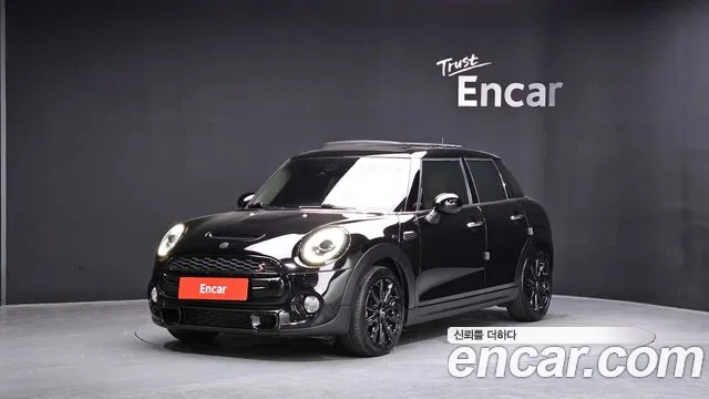 MINI Cooper S 5 Base 3