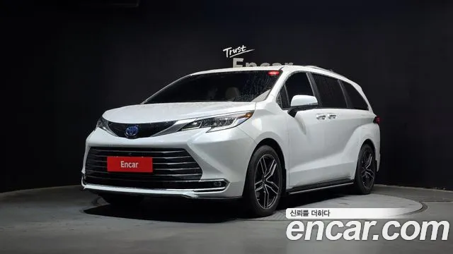 Toyota 4 2.5 Hybrid AWD