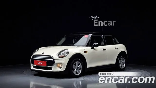 MINI Cooper D 5 Base 3